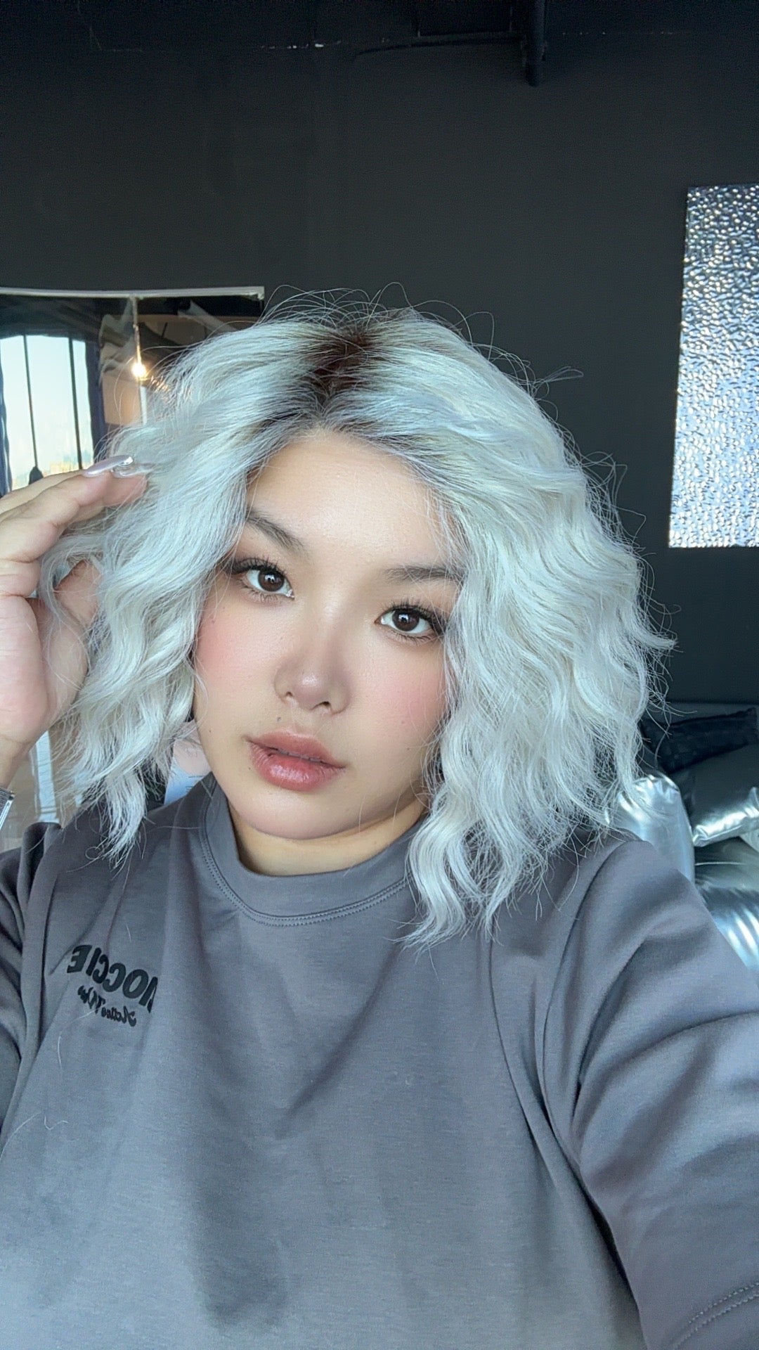JBEXTENSION LESLEY MONO Monofilament Handmade Wig 6X5 Full Monofilament Hand Tied Top Wig 10 Inches Silver Curly Mono Lace Wig With Anti-slip Silicone Strips Glueless Wig LESLEY MONO【BENDY EAR TABS】