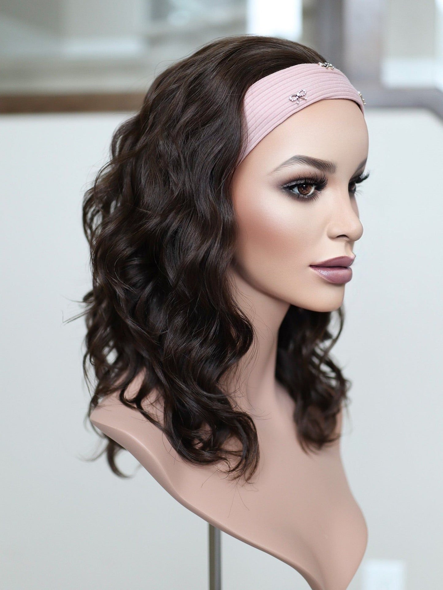 20" Dark Brown Wavy Bandfall Active Wig (M) READ DESCRIPTION)