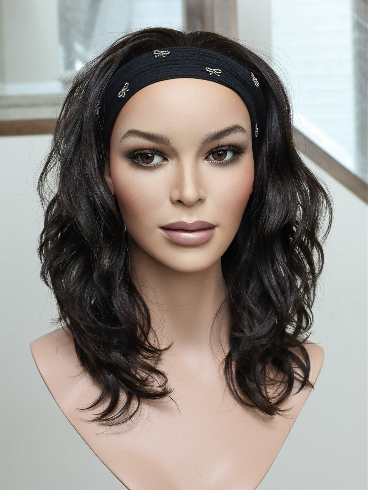 20" Darkest Brown Wavy Bandfall Active Wig (M)
