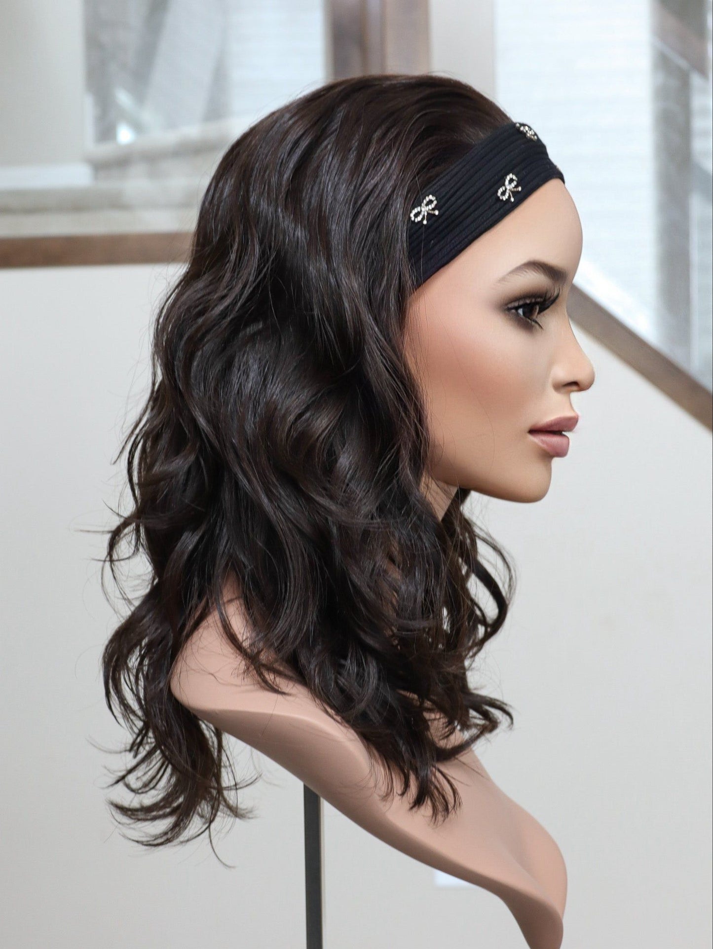 20" Darkest Brown Wavy Bandfall Active Wig (S)