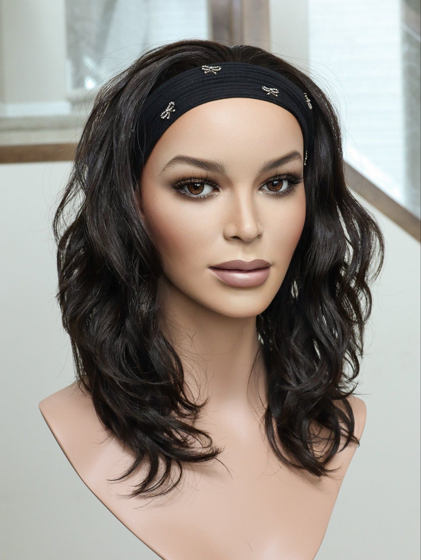 20" Darkest Brown Wavy Bandfall Active Wig (S)