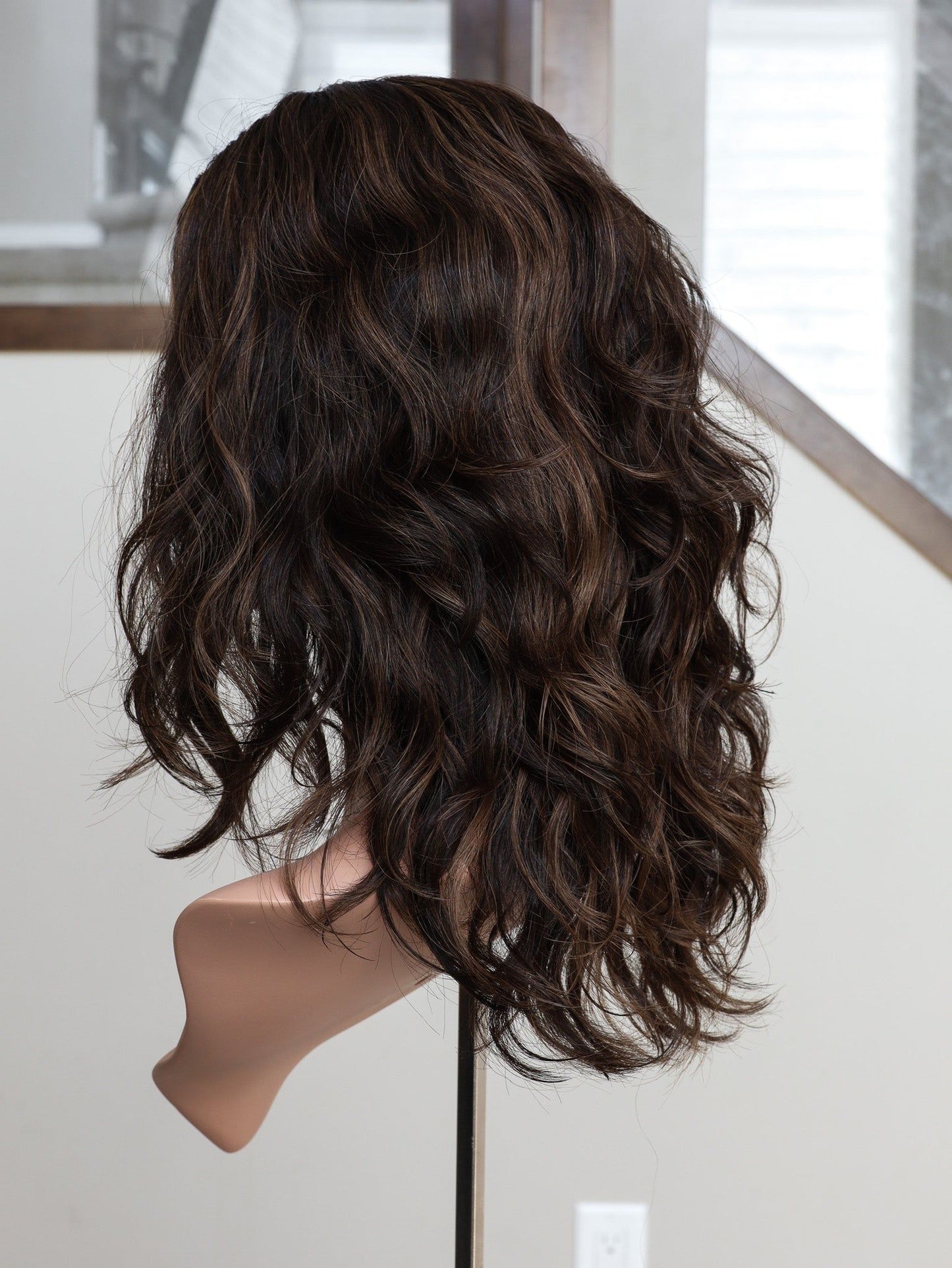 20" Liv Wavy Bandfall Active Wig (S)