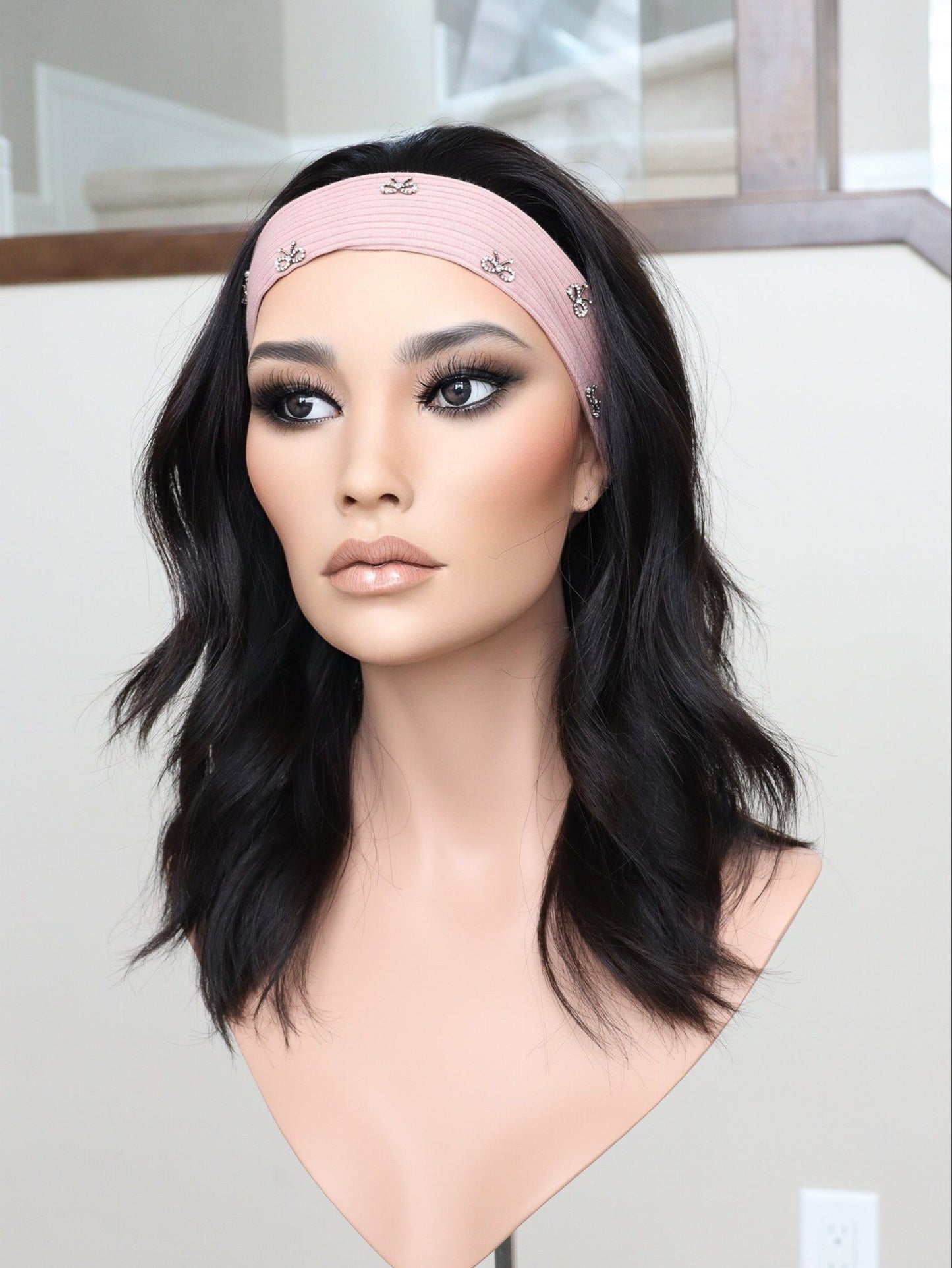 20" Natural Black Bandfall Active Wig (S)