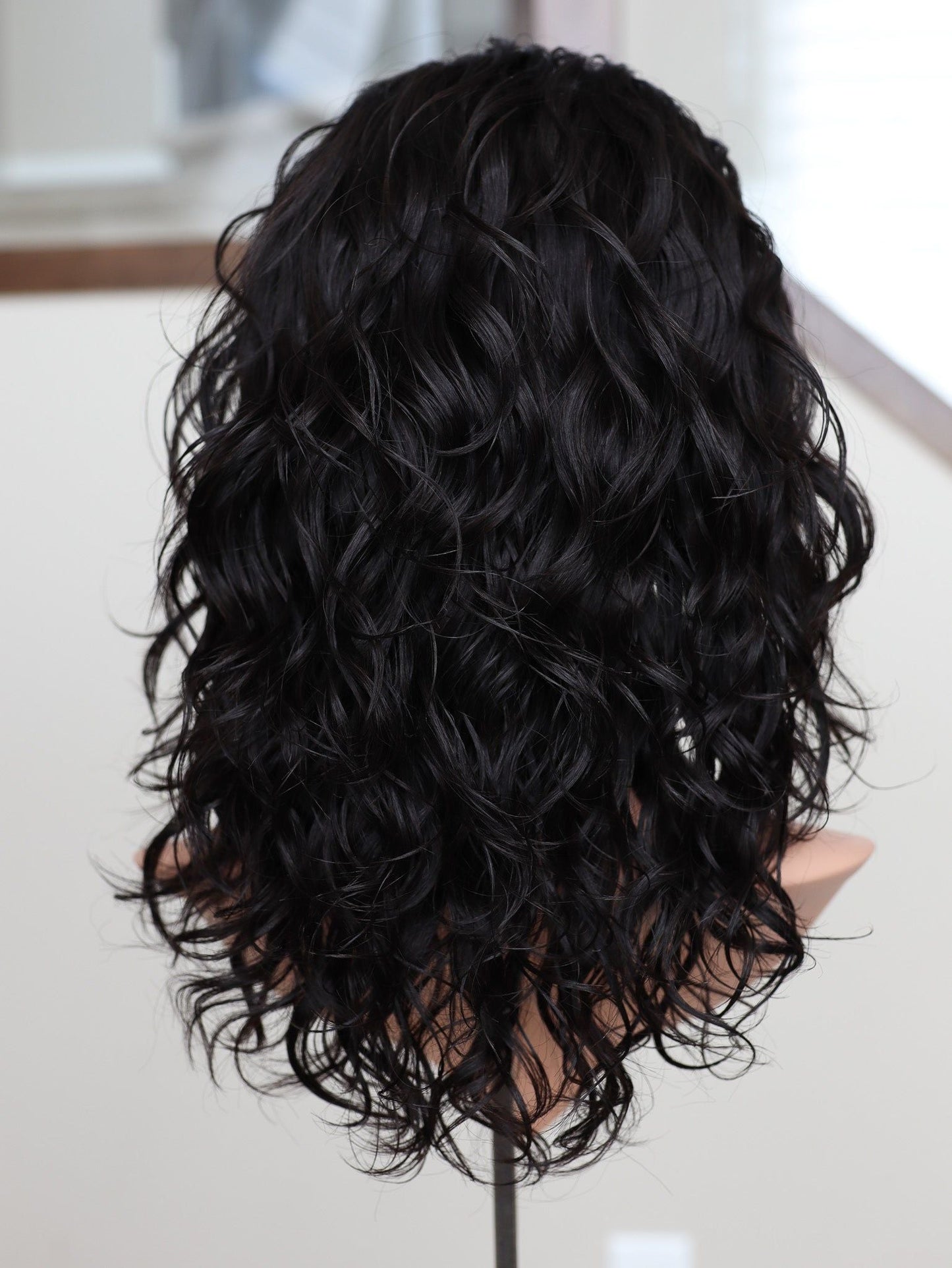 20" Natural Black Wavy Active Pony Wig (S)