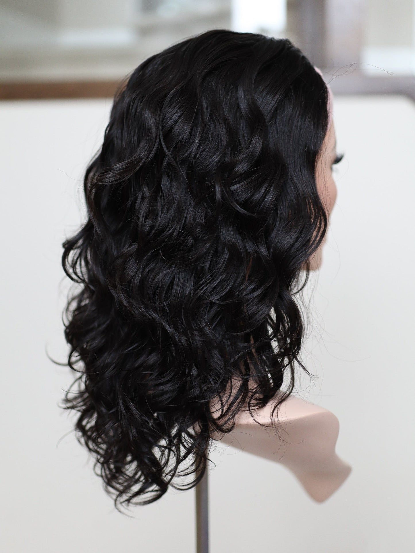 20" Natural Black Wavy Bandfall Active Wig (M)