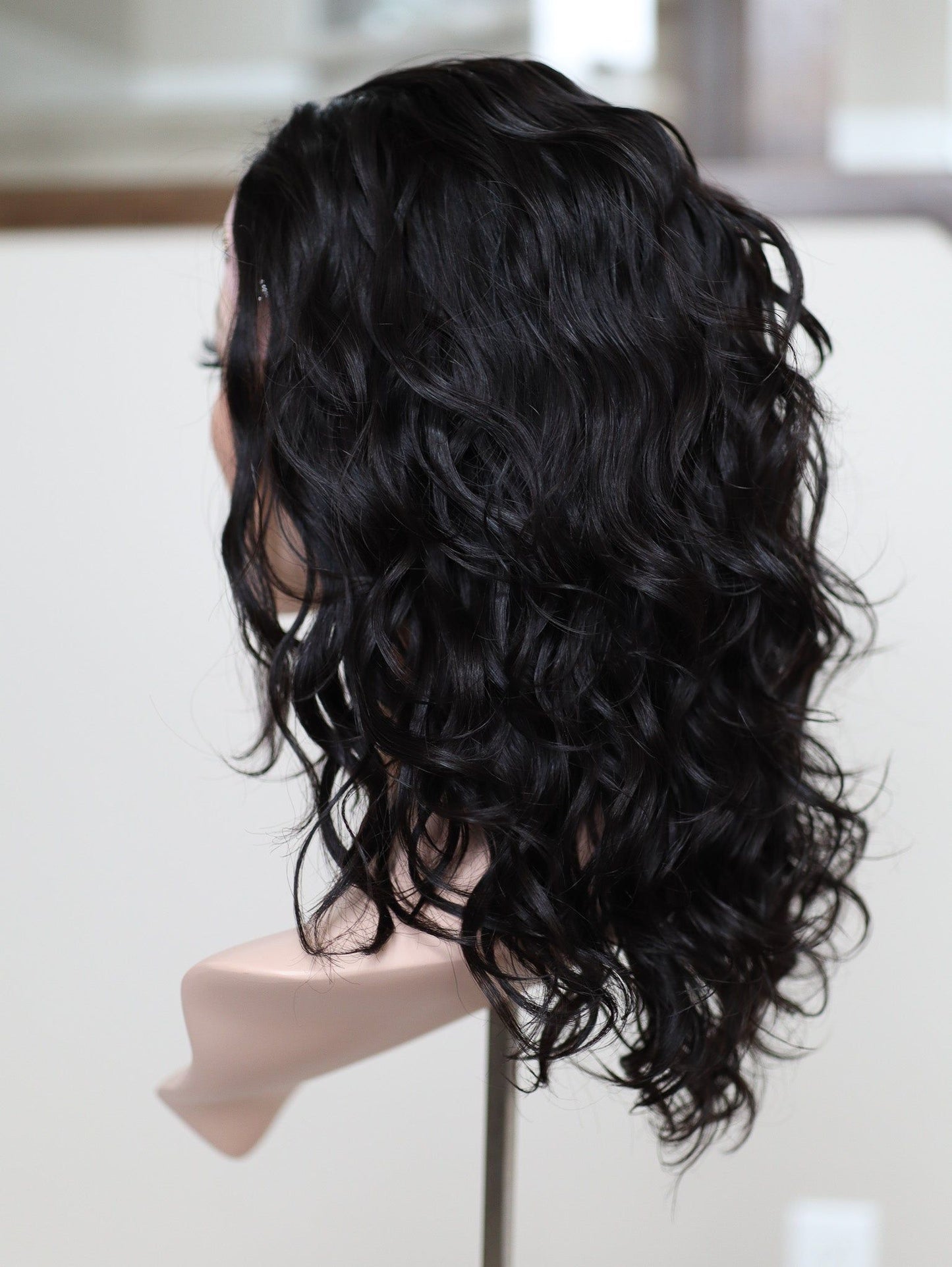 20" Natural Black Wavy Bandfall Active Wig (S)