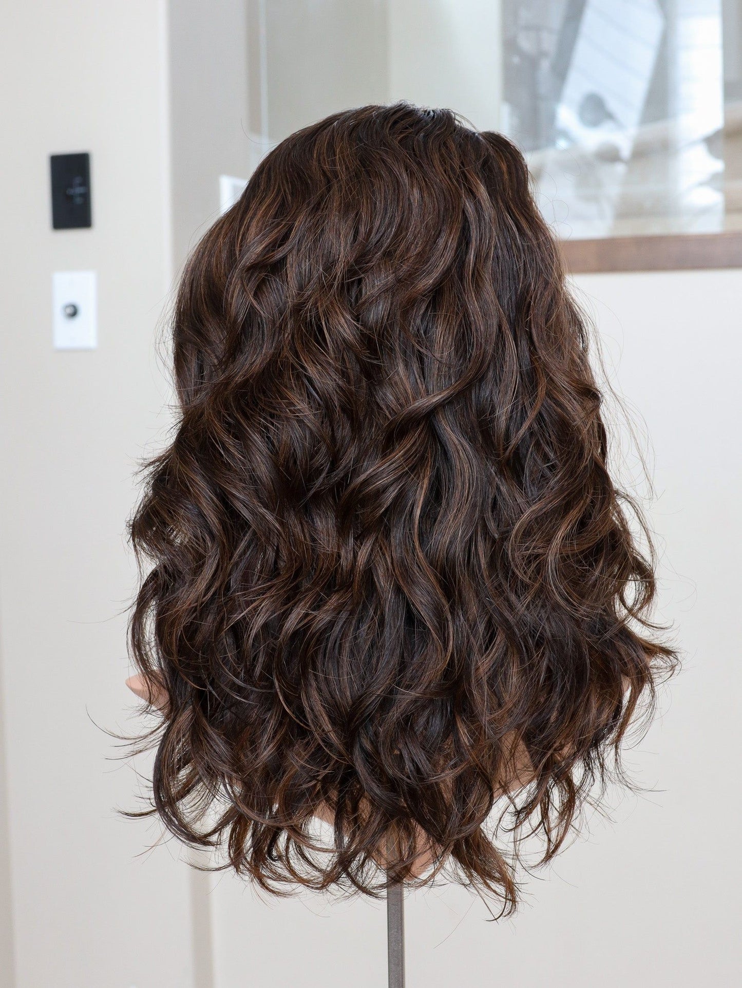 20" Tatiana Wavy Bandfall Active Wig (M)