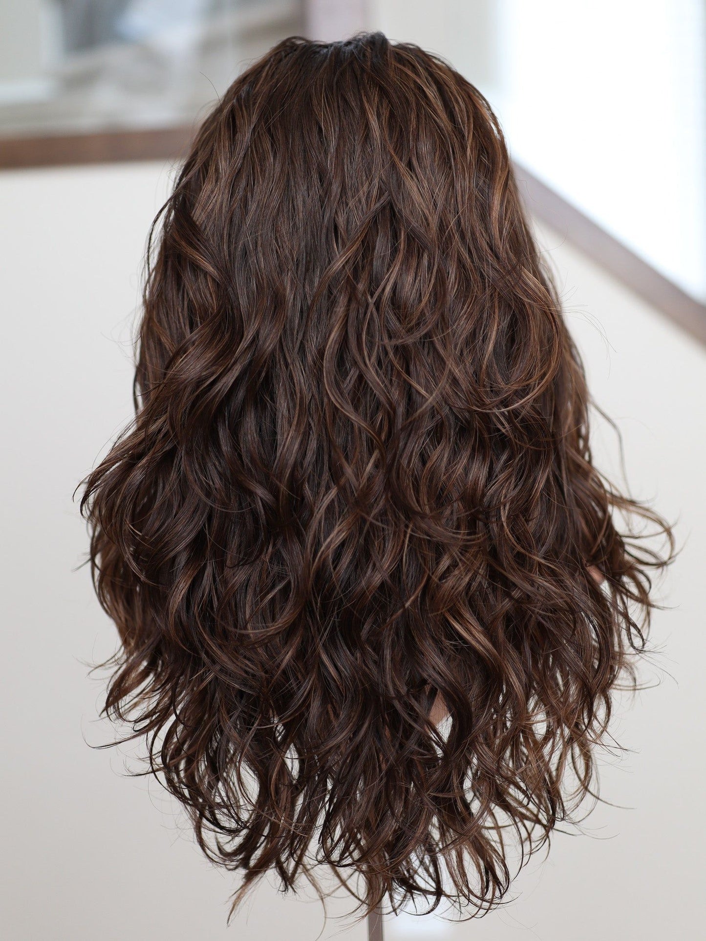 22" Mia Wavy Bandfall Active Wig (M)