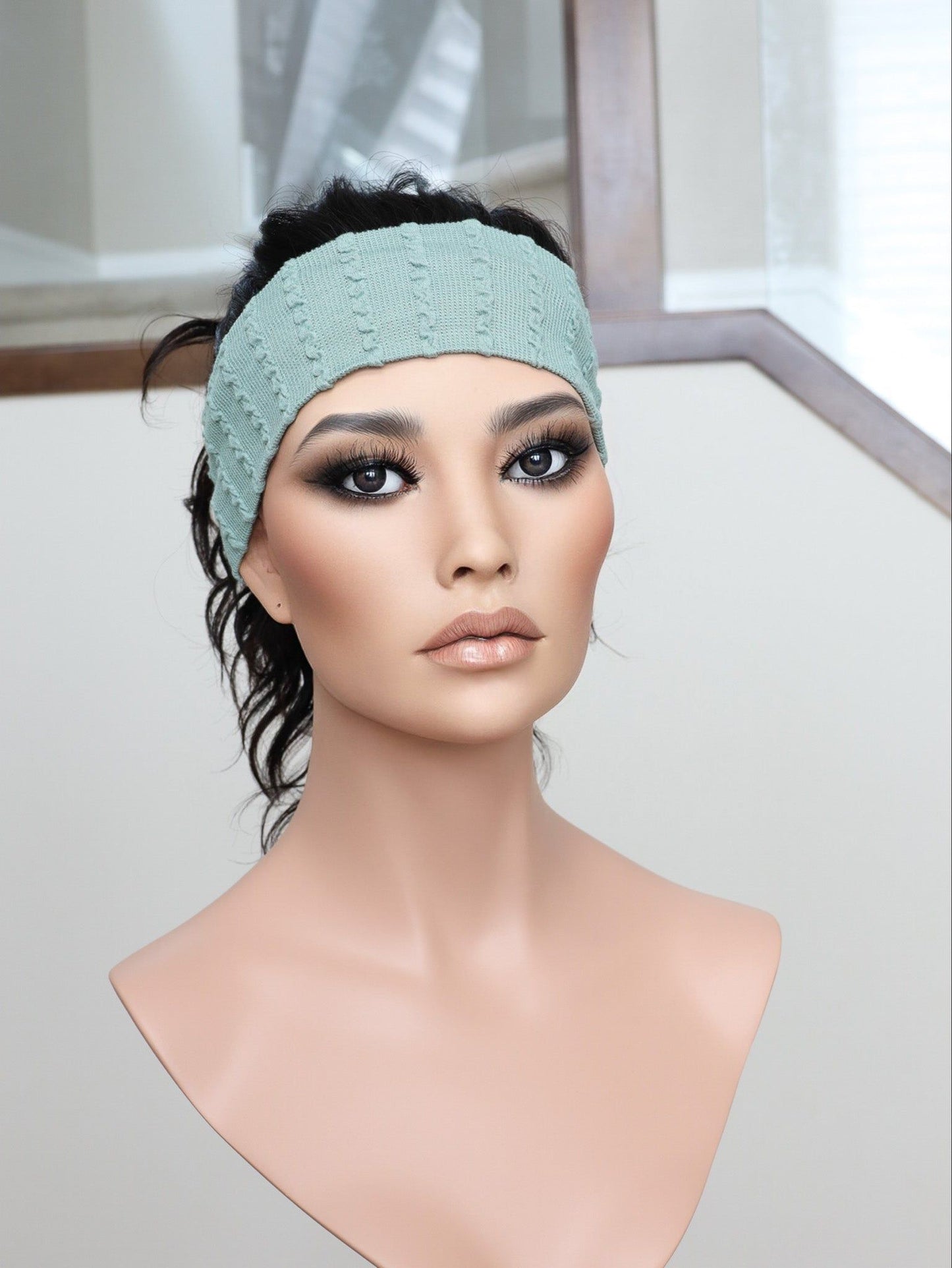 22" Natural Black Wavy Active Pony Wig (M)