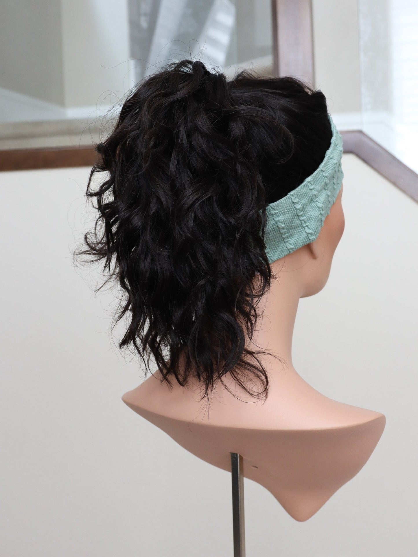 22" Natural Black Wavy Active Pony Wig (M)