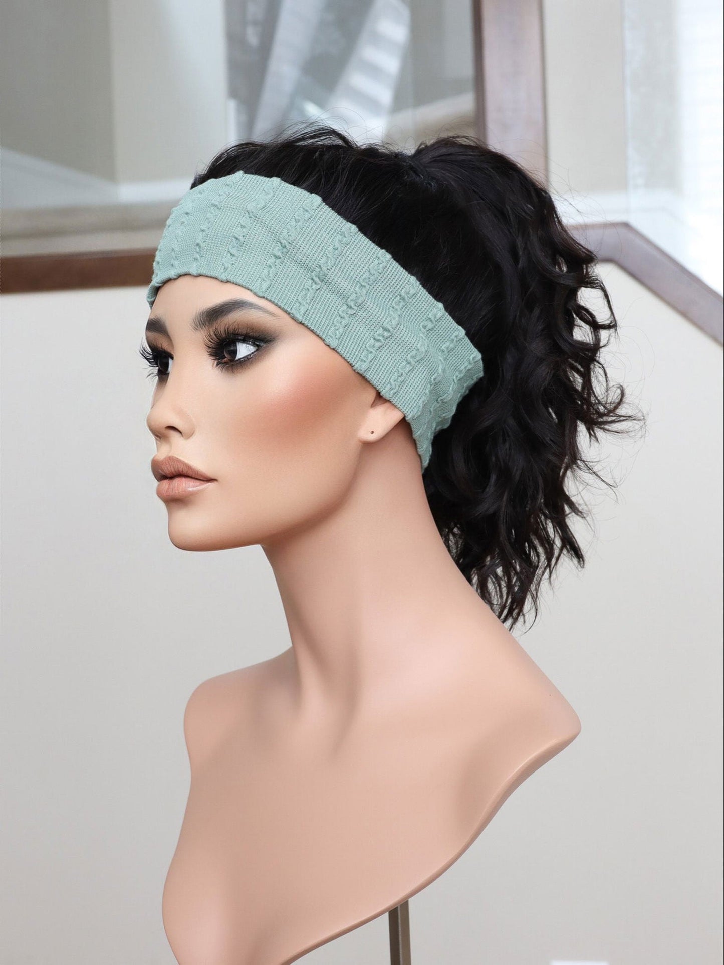 22" Natural Black Wavy Active Pony Wig (S)