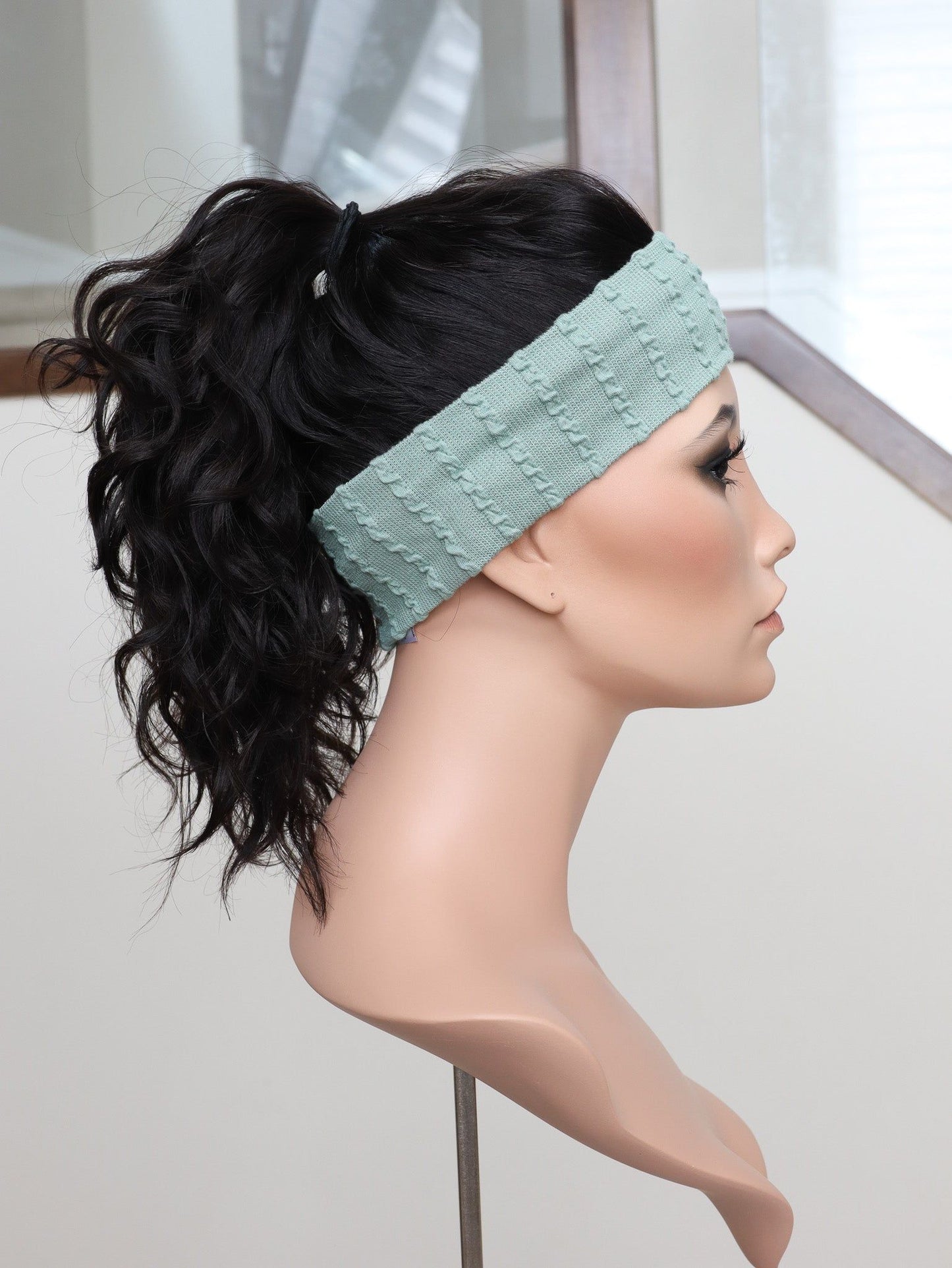 22" Natural Black Wavy Active Pony Wig (S)