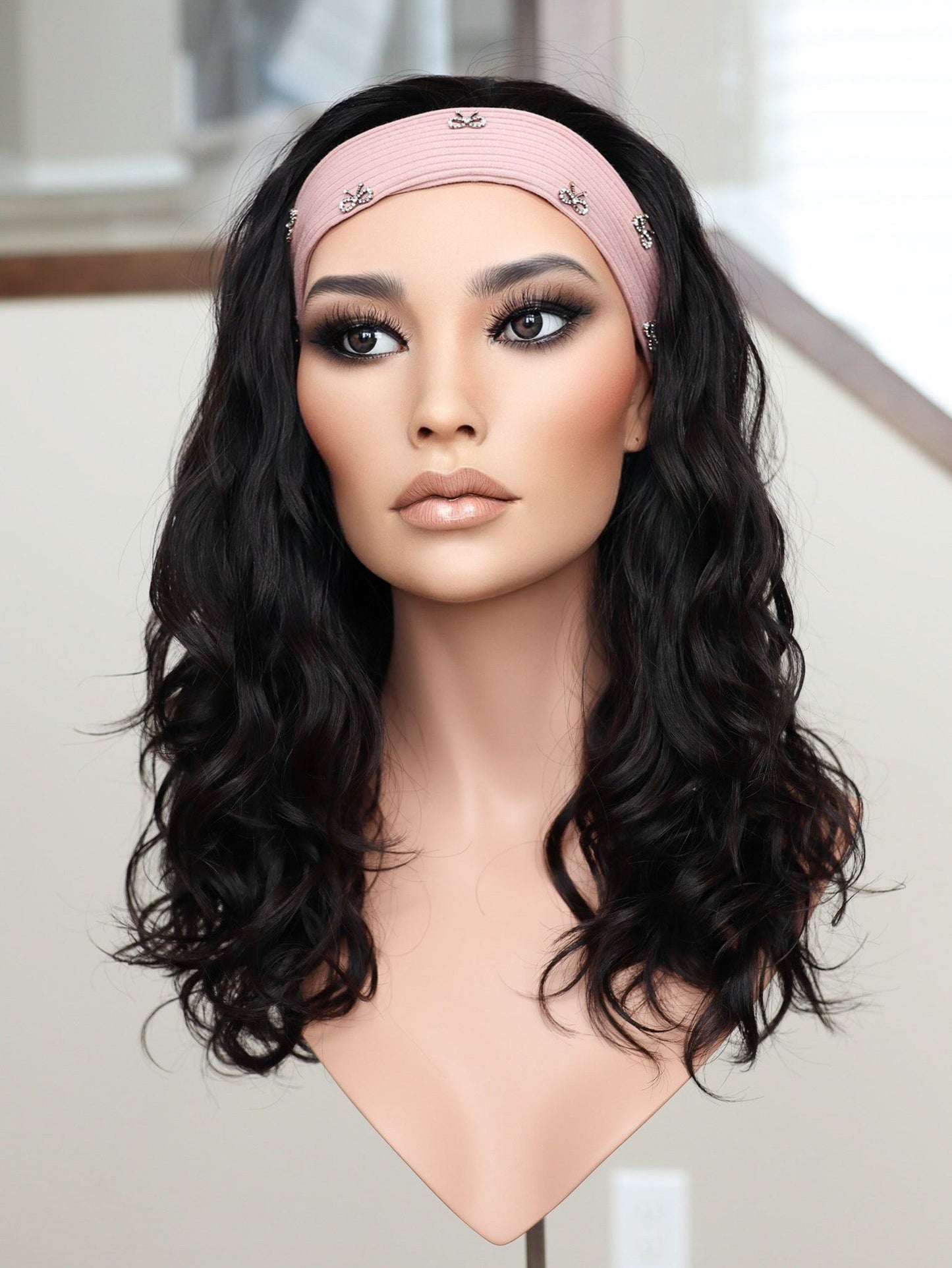 22" Natural Black Wavy Bandfall Active Wig (M)