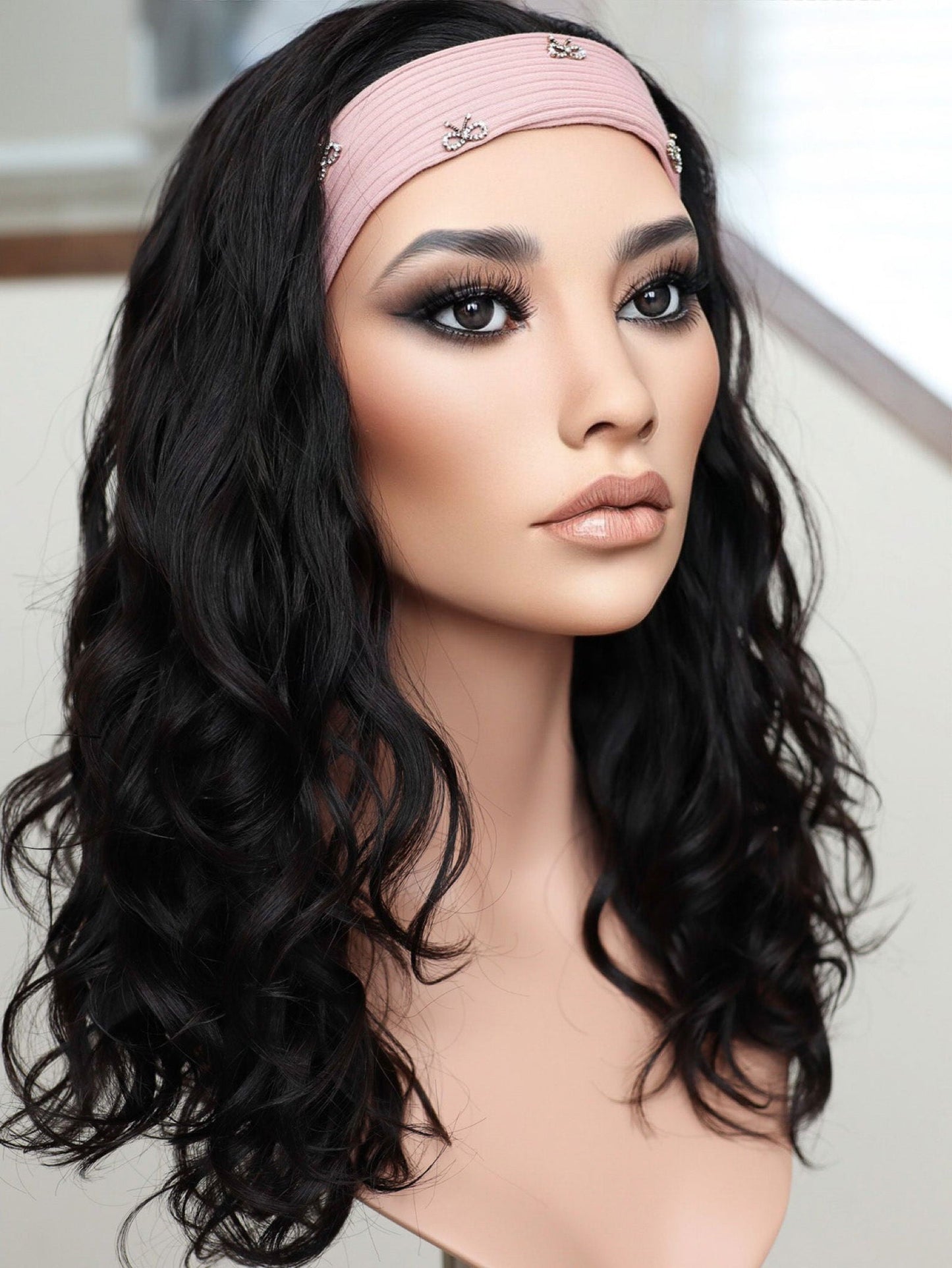 22" Natural Black Wavy Bandfall Active Wig (M)