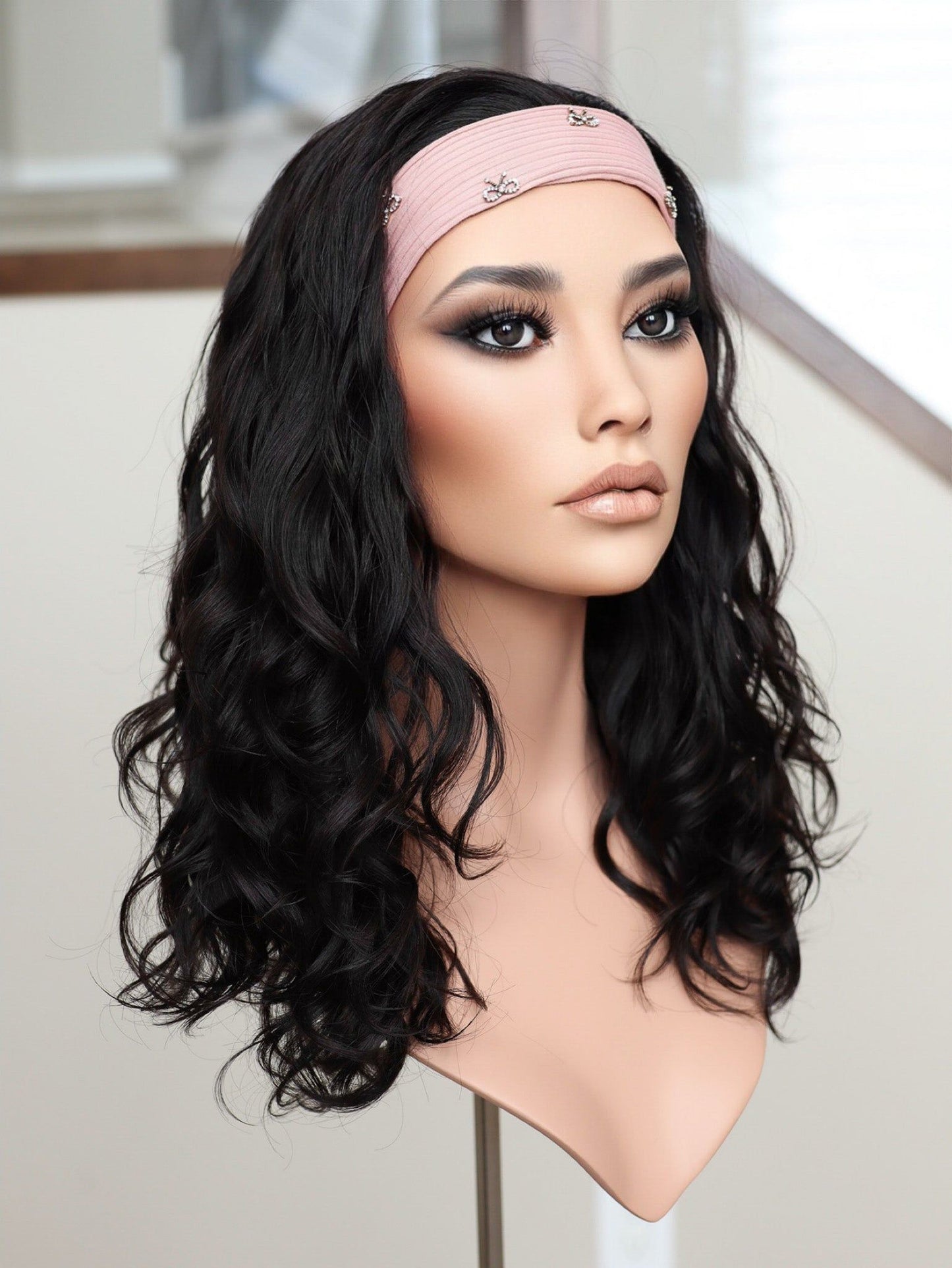22" Natural Black Wavy Bandfall Active Wig (S)