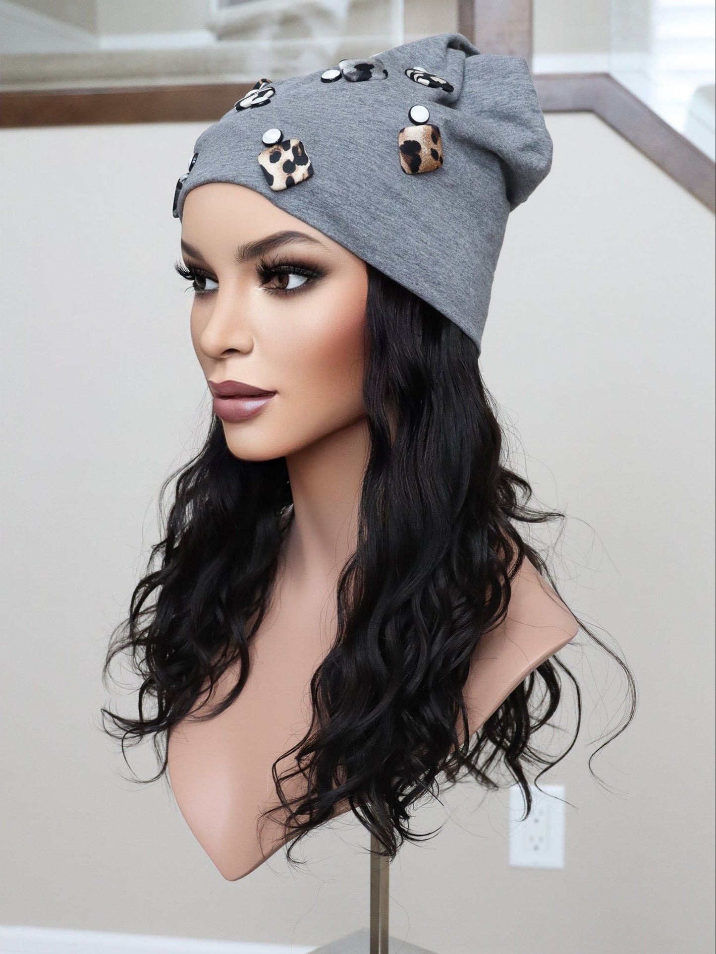22" Natural Black Wavy Hat Wig (S)