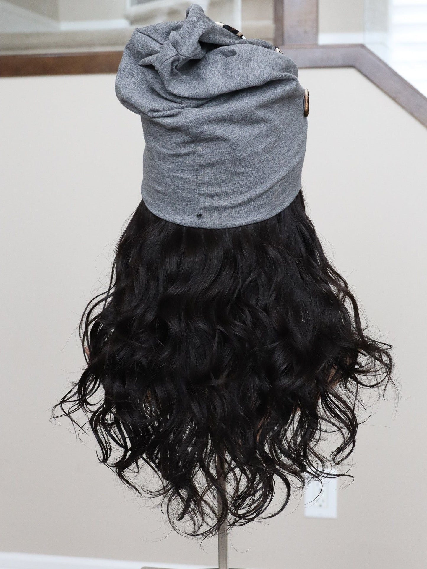 22" Natural Black Wavy Hat Wig (S)