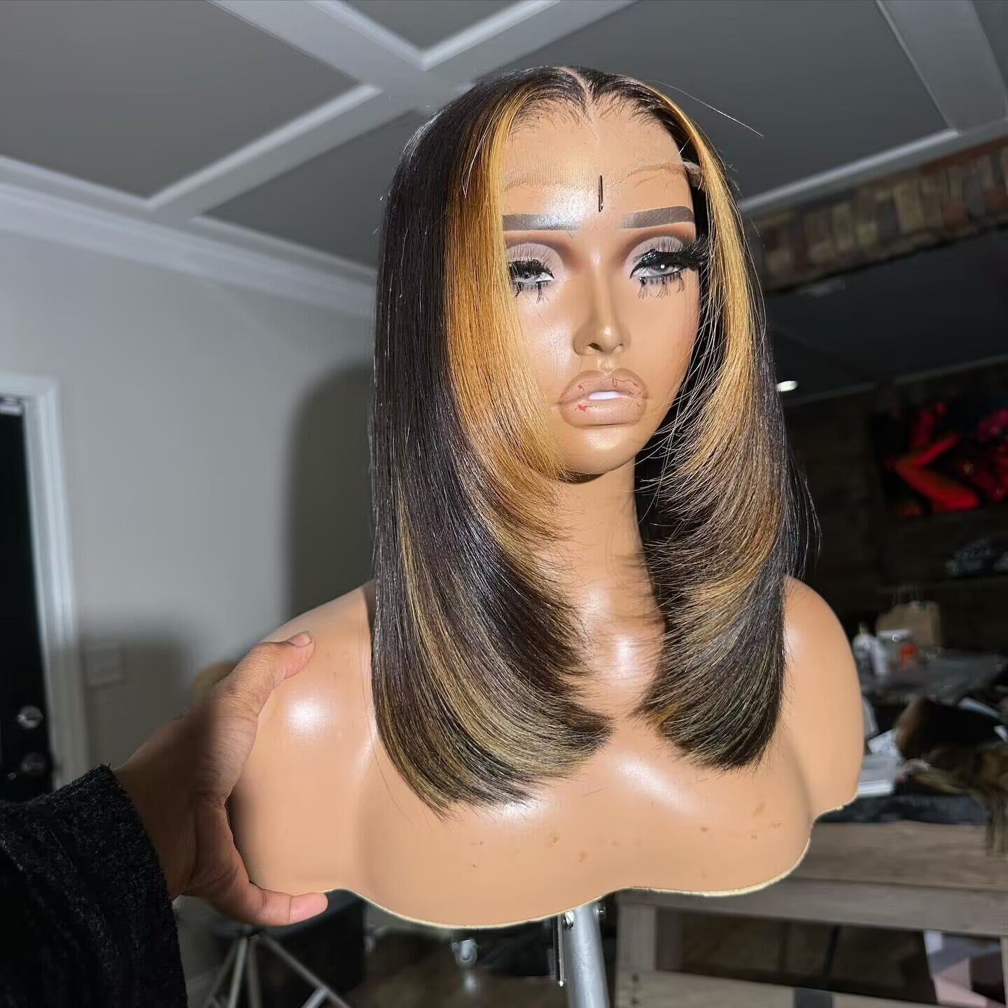 Glueless Layered Cut Straight Bob Lace Front Human Hair Wigs Ombre Highlight Colored Lace Frontal Wig