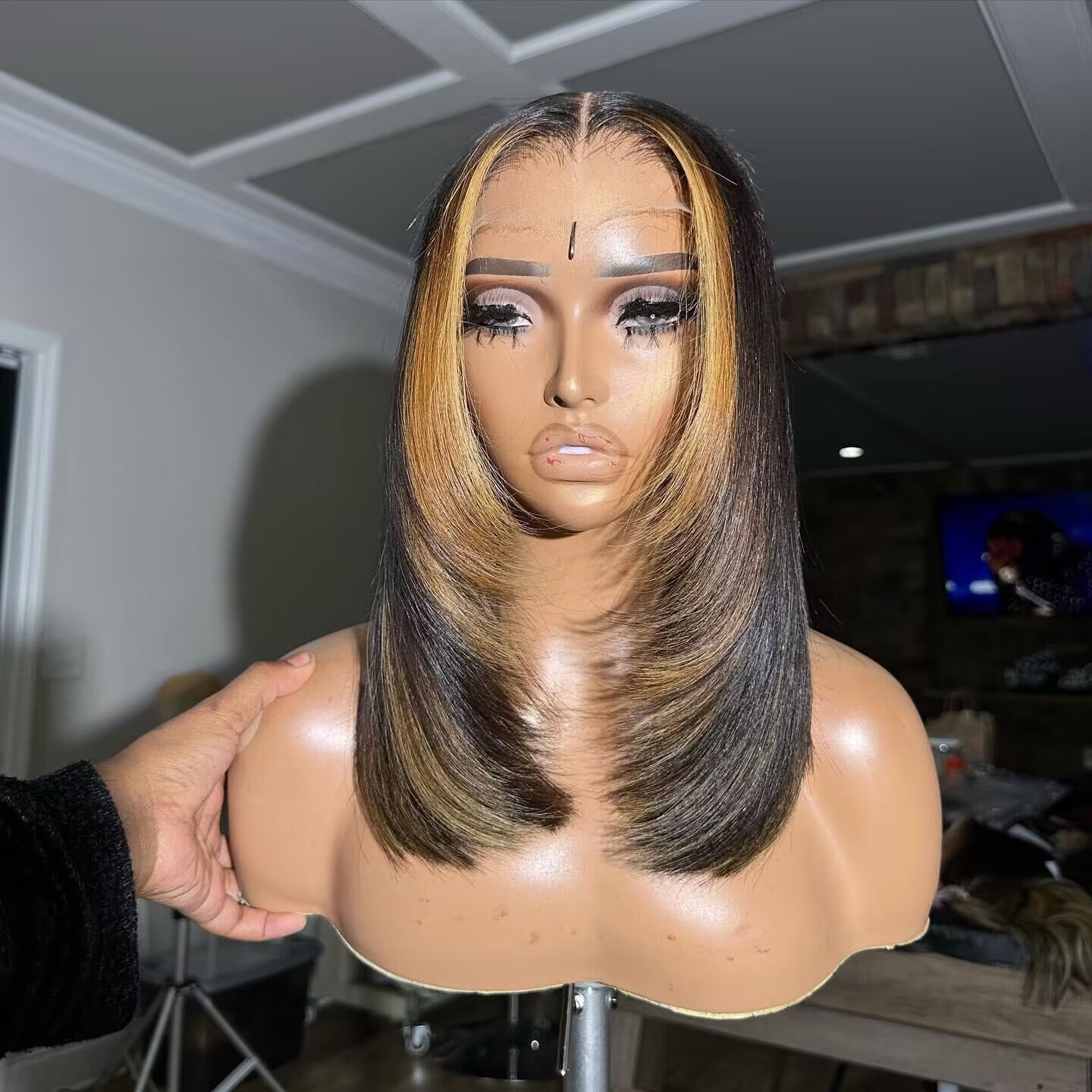 Layer Cut Glueless Wigs Ombre Highlight Straight Bob Human Hair Classic HD Lace Wigs