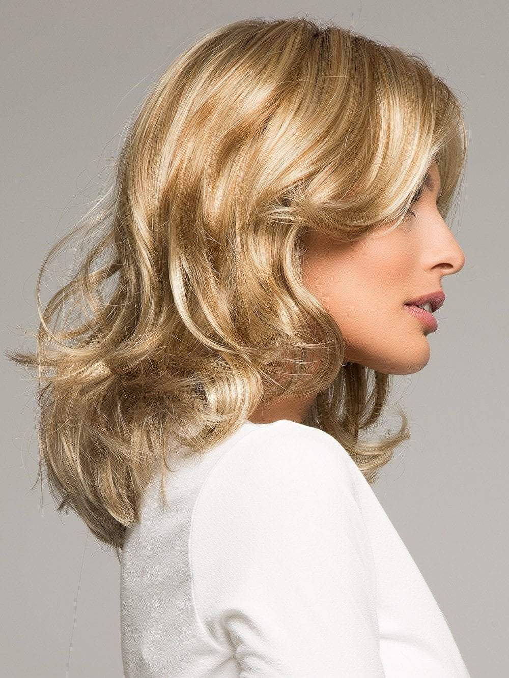 Carrie | Synthetic Wig (Basic Cap)